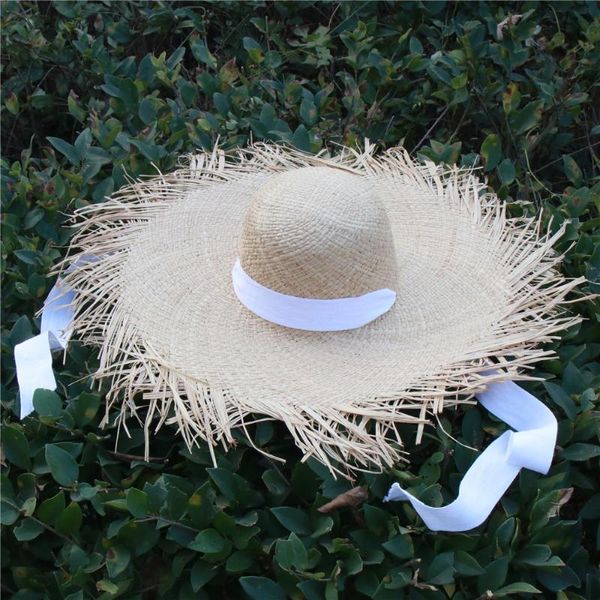 Chapéus largos da borda Mulheres modelas Fluppy Raffia Beach com Banda de pescoço Visor Boater Hat Summer Big PanamA Férias Gift WholesaleWide