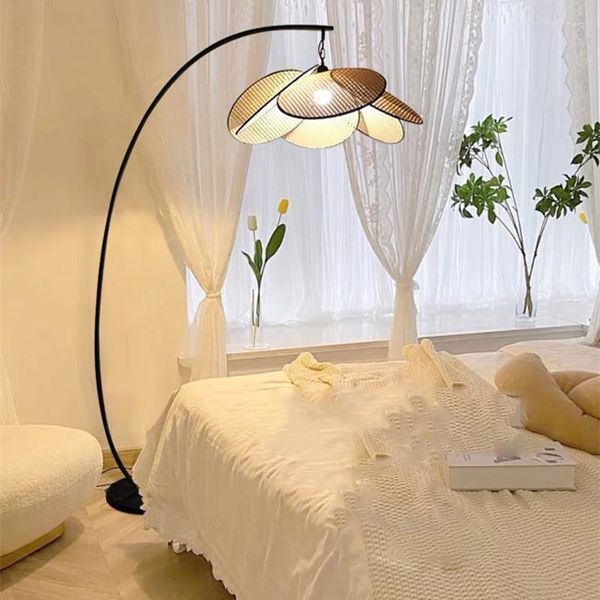 Lâmpadas de chão Sofá japonês Sofá retro lâmpada chinesa de vime de vime artesanal vertical