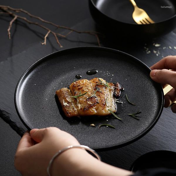 Пластины Керамические столовые приборы черная матовая стейк-стейк высококачественных блюд с салатом высококачественных блюд с салатом
