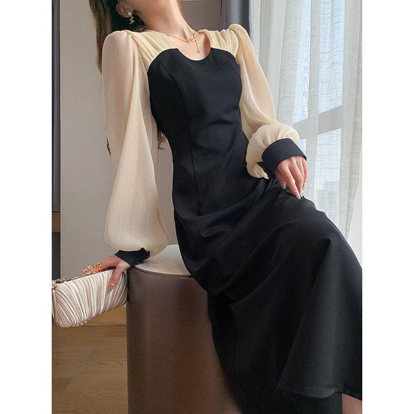 Lässige Kleider Schwarzes Kleid Langarm Hepburn Style 2023 Sommer Mittellanger Rock Französische kleine weiße KleiderLässig