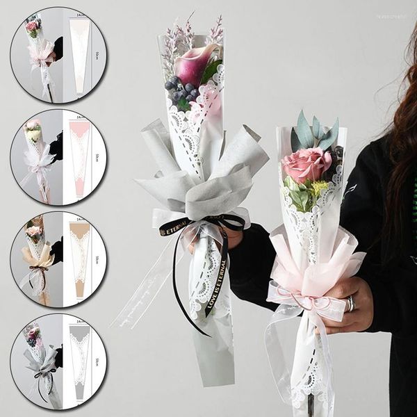 Confezione regalo 20 pezzi per bouquet di fiori che avvolge i sacchetti di imballaggio con motivo a pizzo Forniture per feste Carta per decorazioni di nozze trasparente