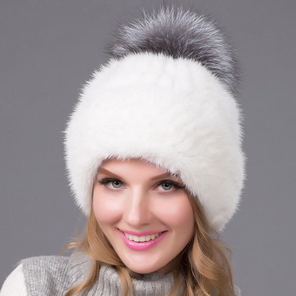 Berretti Berretti/Cappucci con teschio Paglia di visone Moda invernale Vera pelliccia intrecciata Capelli Cappello di protezione per le orecchie Tenere al caldo Berretto antivento per adulti lavorato a maglia femminile