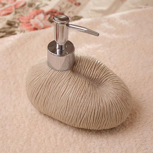 Set di accessori da bagno European Squeeze Hand Wash Bottle Sapone Liquido Vasi da bagno Portaspazzole in ceramica El Forniture Accessori Tazze