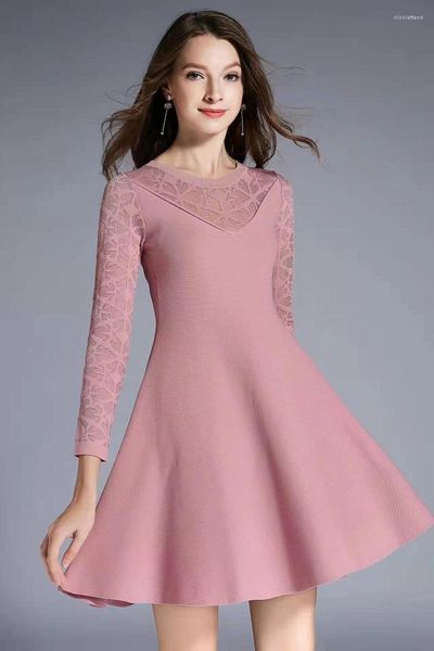 Abiti casual Abito maglione di alta qualità 2023 Maglieria primavera estate Donna Motivo floreale Lavorato a maglia Manica lunga Rosa Nero lavorato a maglia