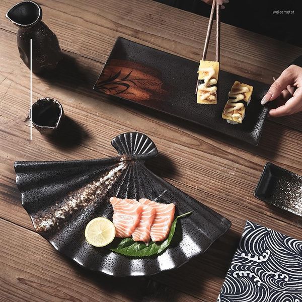 Pratos de pratos japoneses cozinha comercial sashimi sushi assado fã de kebab lantern e jantar de cerâmica de vento