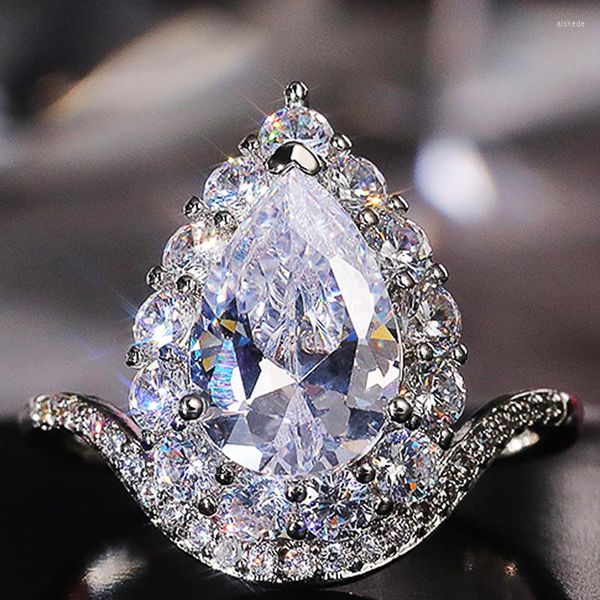 Anéis de casamento Huitan Trendy Pear em forma de pêra Bandos de cristal para mulheres Chegada de jóias de noivado de luxo de zircônia cúbica