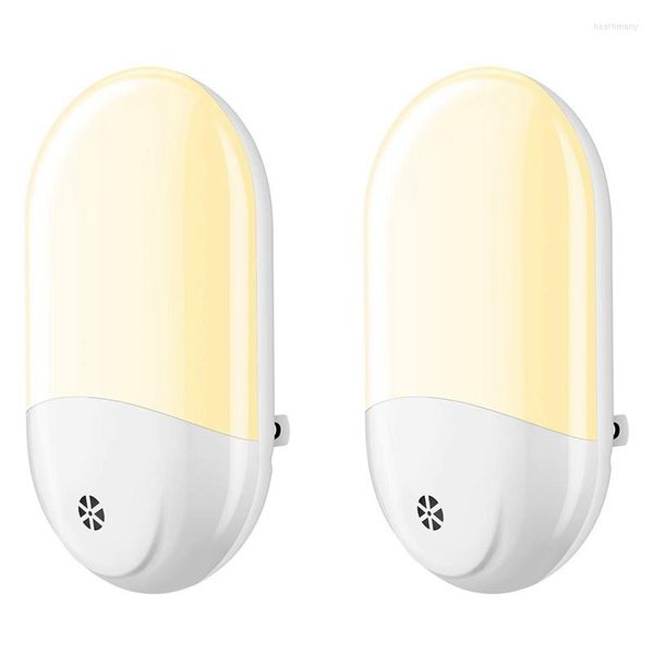 Luzes noturnas AT35 2pcs Lâmpada de plug-in de parede LED com sensor automático macio quente branco / saída elétrica Plug Nightlight for BA