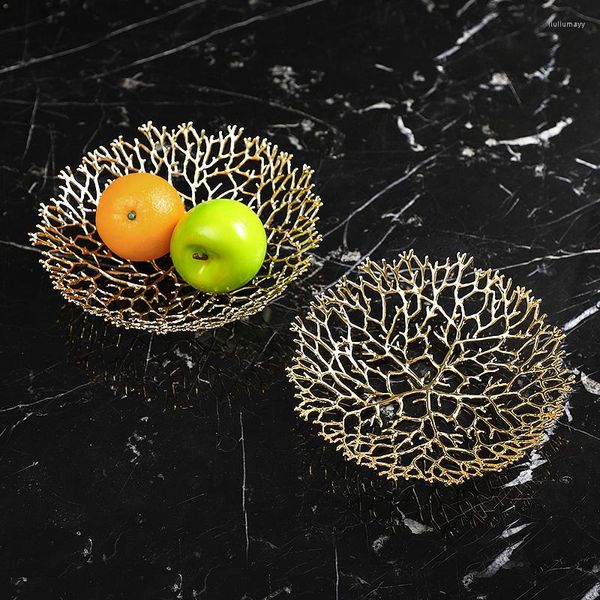 Placas Golden Fashion Coral Plate de frutas Luz de luxo Ornamentos de luxo Decoração da sala de estar American Creative Restaurant Table Configurando