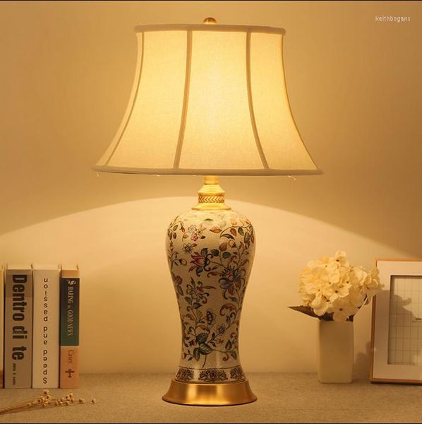 Tischlampen Europäische weiße Blume Vogel Keramik Chinesischer Touch-Schalter Stoff Kupferbasis E27 LED-Lampe für Nachttischfoyer MF053