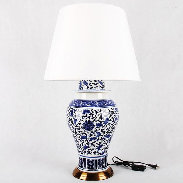 Tischlampen Chinesische Retro handbemalte blaue und weiße Porzellan-Stoff-LED-E27-Lampe für Wohnzimmer Schlafzimmer Nachttisch H 54 cm 1283