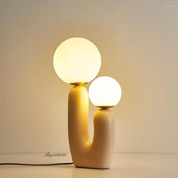Настольные лампы постмодернистская лампа творческая смола для гостиной спальня рядом с домашним декором Стеклянный шарик светодиодные светильники