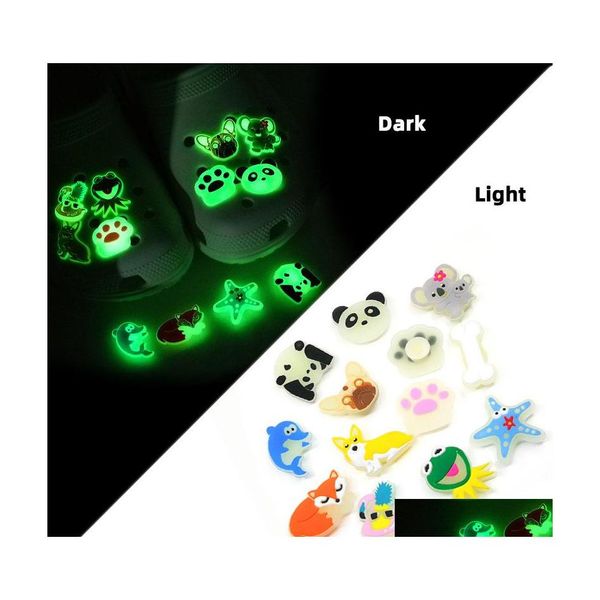 Parti di scarpe Accessori Cane Koala Rana Modello Fluorescente Croc Charm 2D Soft Pvc Glow In The Dark Charms Decorazioni Luminoso Butt Dhsuv