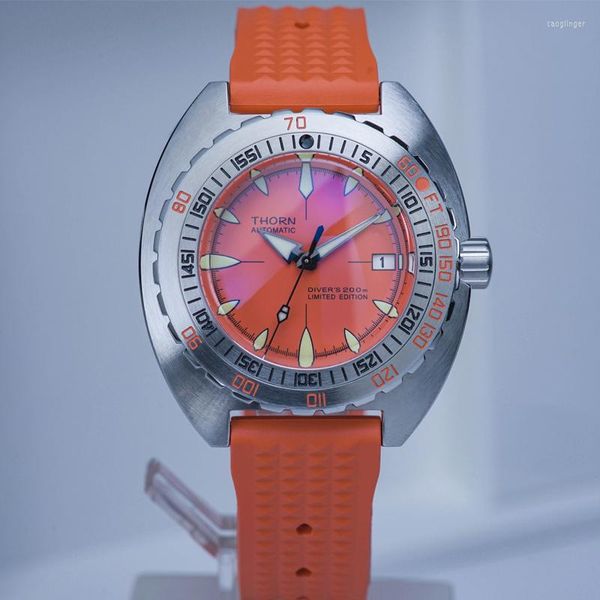 Armbanduhren Dornen Männer Taucher Uhr Orange Zifferblatt Sapphire Kristall NH35 Automatische Bewegung rotierende Lünette 200 m wasserfestes leuchtend
