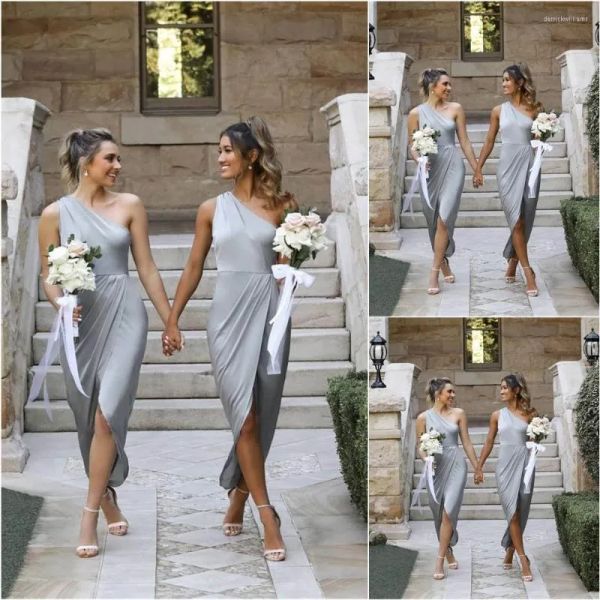 2023 Sier Grey Brautjungfernkleider One-Shoulder-High-Low-Chiffon-Frontschlitz, gerüscht, ärmellos, nach Maß, Plus Size Trauzeugin-Kleider 401 401