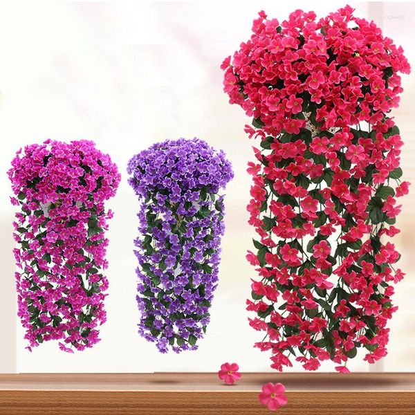 Flores decorativas de alta qualidade Violet Wall Hanging Basket para festa de casamento romântica Decoração de jardim de varanda Orquídea falsa de seda