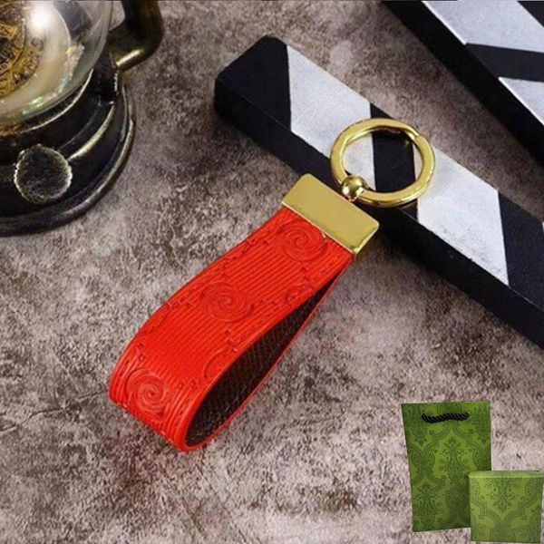 Keychain Designer Fashion Lovers Car Key Buckle com Box Luxury Carabiner Keychain Letras de couro Chaves de galinheiros para mulheres e homens Bolsas pendentes Chacendendo Nice