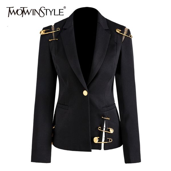 Abiti da donna Blazer TWOTWINSTYLE Vestibilità ampia Nero Scava fuori Pin Giubbotto impiombato Blazer Risvolto Manica lunga Cappotto donna Moda Autunno Inverno 230130