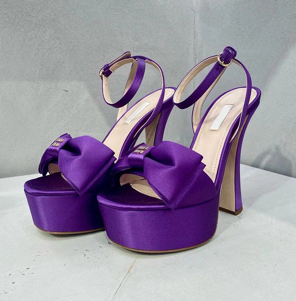 Kleiderschuhe lila Satin Bogenplattform Sandalen Pumps Schuhe für Frauen Abendschuhe Frauen heeled 14 cm exponierten Zögern Designer Knöchelgurt Super High Sandalen mit Kasten