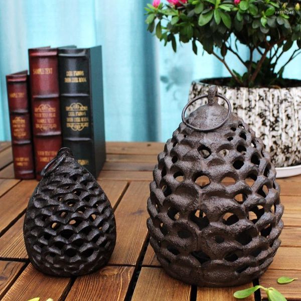 Titulares de vela Vintage Black Hollow Pine Cone Design de ferro fundido Casa Decora de casa Lanterna Conjunto de metal rústico do campo europeu