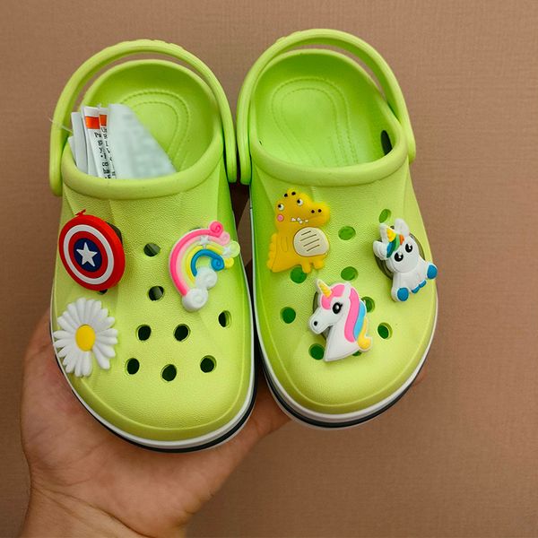 Designer de sandálias Crianças Croc Hole Slipper Cog Boys meninas sapatos de praia Infantas bebês casuais verão jovens líderes com fofos