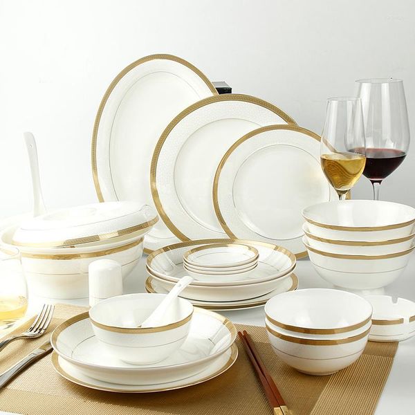 Set di stoviglie Set da 50 pezzi Piatti e piatti in porcellana con design a strisce dorate in ceramica fine Bone China per ristorante