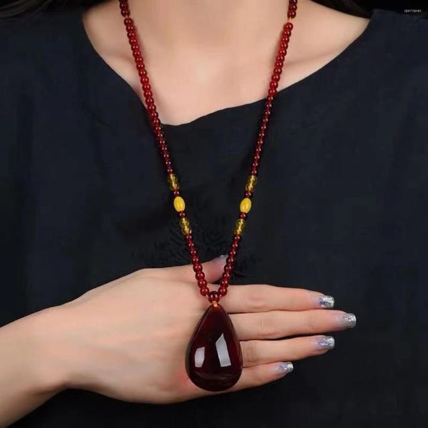 Colares pendentes Moda Charme Blood Amber Drop colar Mulher Man Jóias Naturais do Báltico Vermelho Presente Bijoux