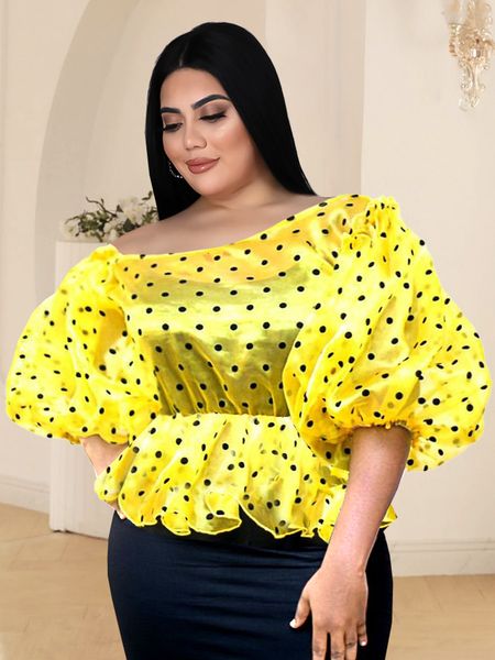 Blusa de camiseta de tamanho grande feminino Blusa 3xl 4xl Off Ombro Amarelo Polca preta DOT Mangas curtas Mangas de Puff High Elastice See através de camisas para mulheres 230131