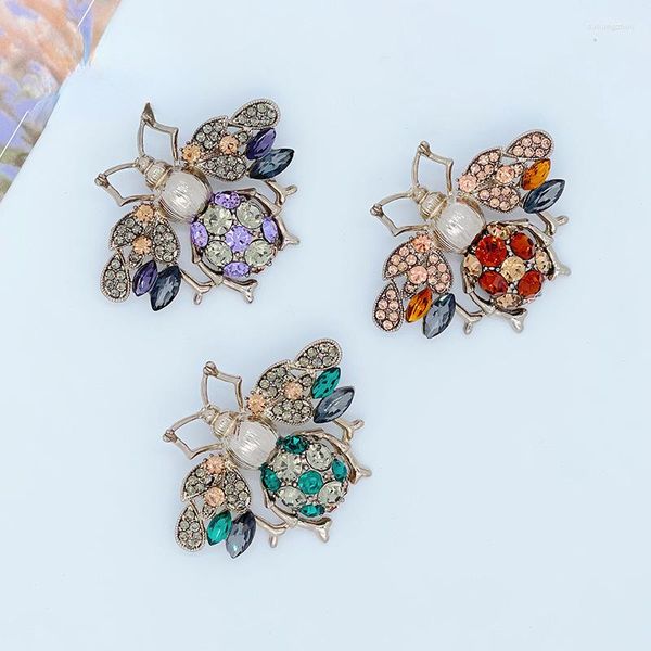 Broşlar retro rhinestones kristal arı broş lüks metal böcek yaka pimleri rozeti takım elbise ceket korsaj kadın takı hediyeleri