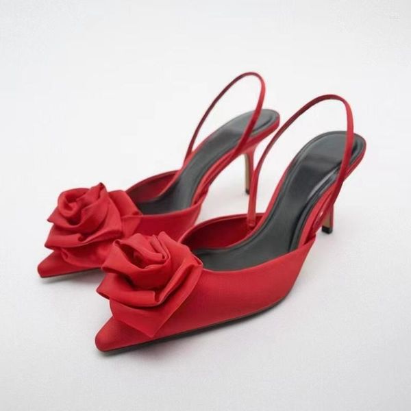 Sandalen Frühling und Sommer Stil Seide Gesicht Blume spitze Zehen große dünne High Heels Bankett Kleid vielseitige Frauen einzelne Schuhe