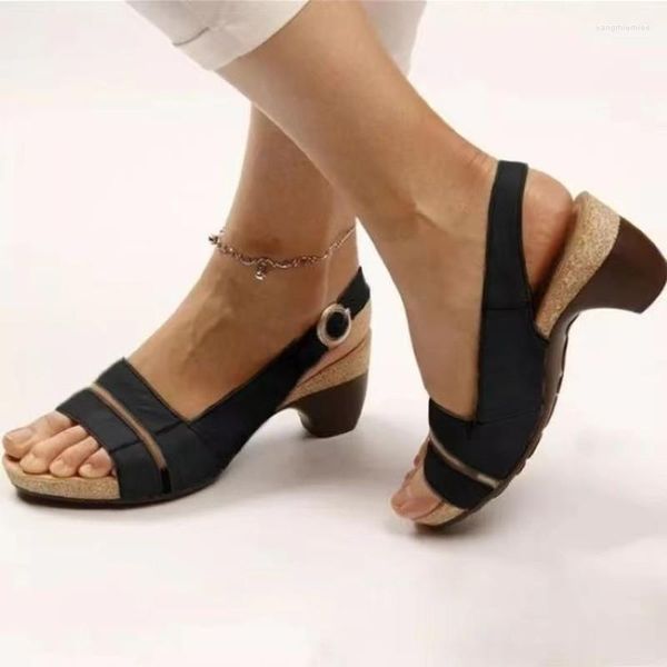 Sandalen 2023 Sommer-Frauenschnalle Outdoor Wedge Party Strand High Heels Fashion Non-Slip Luxury Rome Plus Size 35-43