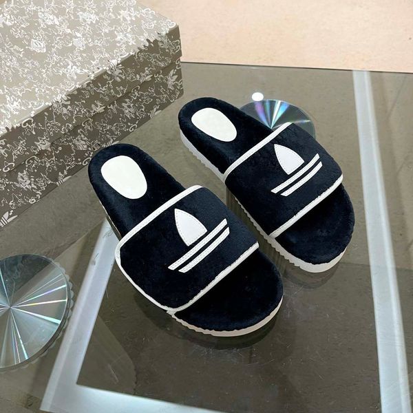 Sandálias de Marca de Luxo Chinelos Chinelos Brocados Florais Chinelos de Couro Genuíno Sapatos Femininos Sandália 11