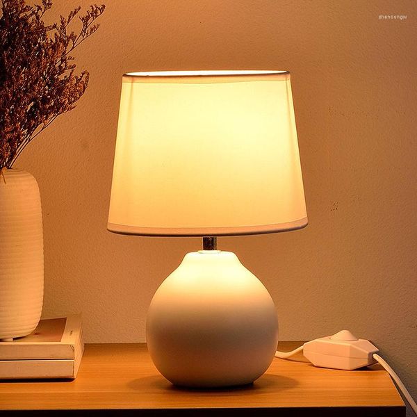 Masa lambaları Macarons Yatak Odası Başucu lambası Ins Oturma Odası İçin Minimalist Seramik Çalışma Ev Dekorasyon Aydınlatma