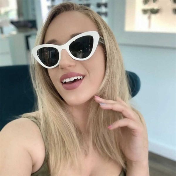 2023 Neue Luxusdesigner Pjia neue Sonnenbrille Damen Netz rot gleichen Stil personalisierte Katzenaugenplatte Sonnenbrille SPR13XF