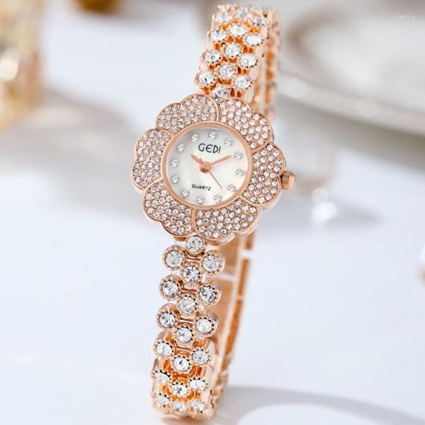 Relógios de pulso GEDI 2023 Light Luxury Sky Star Water Diamond Round Flower Dial Fashion Quartz Alloy Bracelet Watch