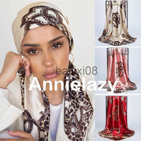 Sciarpe Sciarpe di seta quadrate Donna 90 * 90cm Sciarpa hijab in raso Musulmano femminile Scialli in chiffon e avvolgere i capelli Sciarpe a testa Pareo Bandana J230801