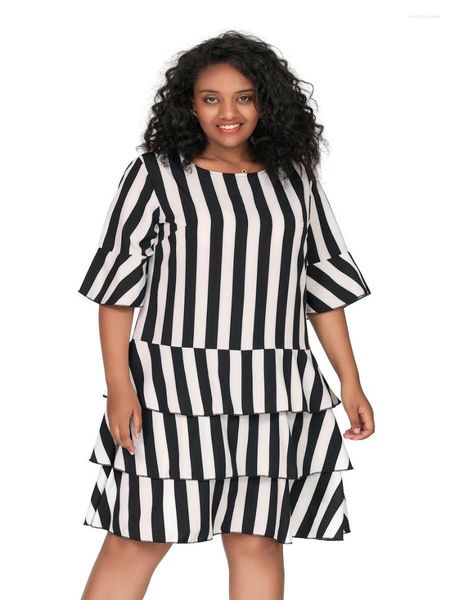 Abiti taglie forti Elegante mezza manica Abito allentato a righe bianco e nero Donna Estate Causale Midi Tiered A-line Large 7XL