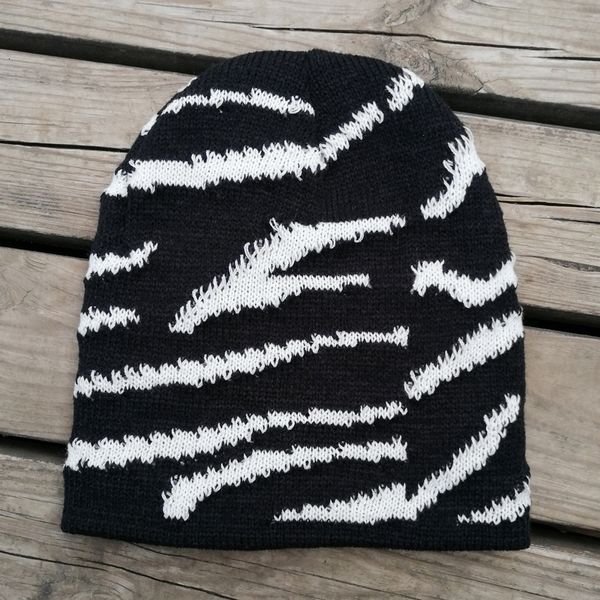 Geniş Memlu Şapkalar Kova Görsel Akslar Lüks Kış Şapkası Zebra Desen Kadınlar Moda Sıcak Kafataları Beanie Bayanlar Günlük Kapak Baş Kapakları 230801