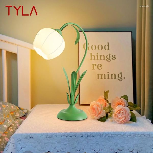 Candeeiros de mesa TYLA Nordic LED Lamp Creative Green Vintage Glass Desk Lighting Modern Decor For Home Living Room Bedroom Bedside