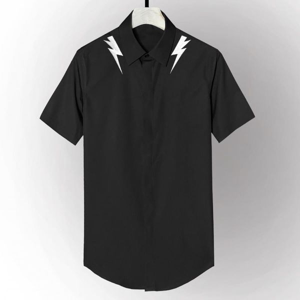 Novas camisas masculinas de luxo bordado relâmpago manga curta camisas masculinas plus size 4xl moda casual preto branco camisas homem