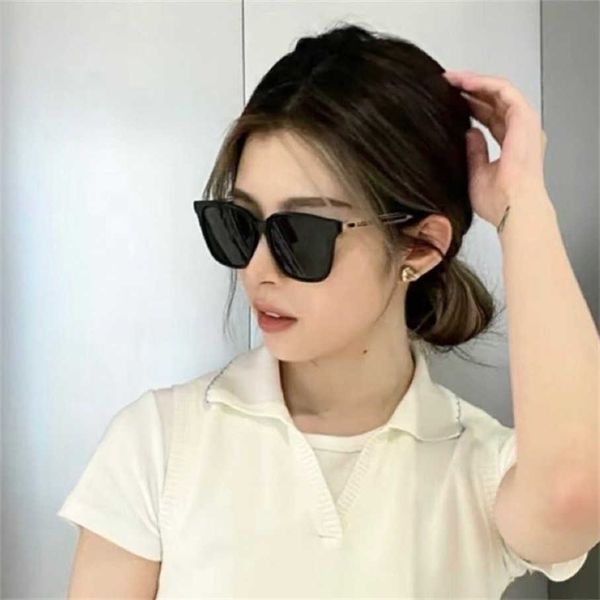 2023 Новые солнцезащитные очки для роскошных дизайнеров G Family Fashion Ins Network Red Lagble Box Sunglasses Мужские близорукие очки рама для женщин GG1121