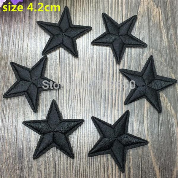 WL Nuovo arrivo 50 pezzi Colore nero stellina Patch ricamate ferro su cartone animato Motivo Applique ricamo accessorio231z