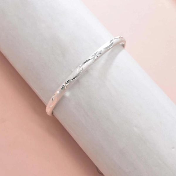 Bangle Bracciale da donna stile aperto placcato argento semplice e alla moda adatto per regali di gioielli per la festa nuziale della sposa