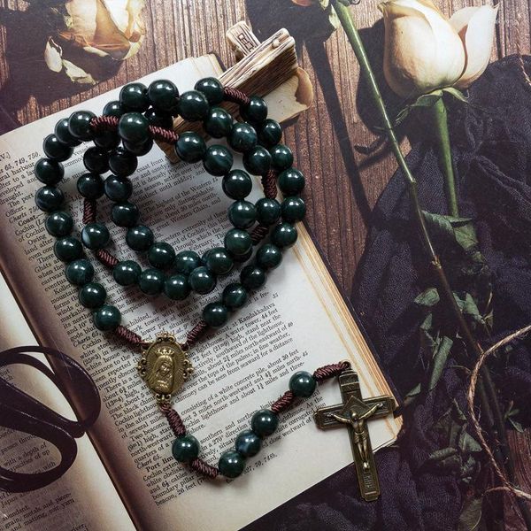 Collane con ciondolo Collana con rosario verde scuro religioso Collana con perline di preghiera Coroncina Nostra Signora Vergine Maria Medaglia Crocifisso Croce Gioielli Regali
