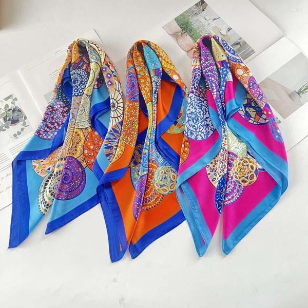 Cachecóis 70 70cm Pequeno Lenço Quadrado de Cetim Estampado Seda Foulard Bandanas Premium Muçulmano Hijab Para Mulher Lenço de Cabeça Feminino Cachecóis Bolsa