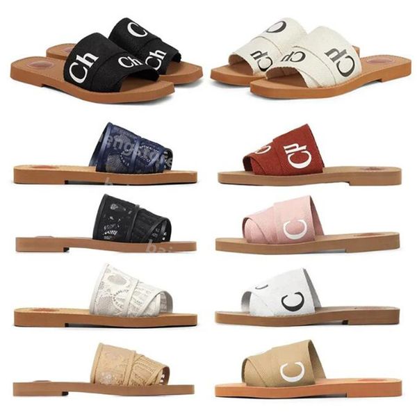 Designer-Hausschuhe, Slider, Sandalen, flache Pantoletten in Holzoptik. Die O-Signatur der Maison ziert die Innensohle. Das einfache Slip-On-Design macht diese flachen Schuhe zu einem Sommer-Essential B2