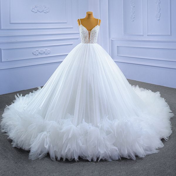 Abito da sposa principessa di lusso 2023 Cinghie a cuore Perle di cristallo Tulle Abito da sposa formale Arabo Abiti su misura Noiva Robe De Mariage