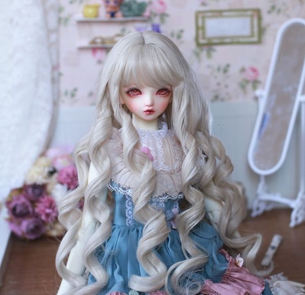 Куклы высококачественные высокотемпературные волокно BJD SD Bangs Long Curly Wig Wig Wig Doll Wig 13 14 16 Bjd Doll Wig Black For Dolls 230802