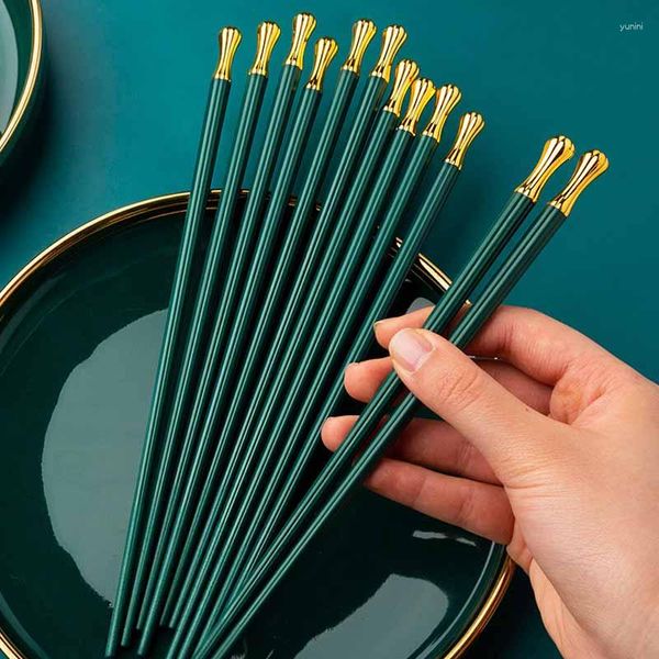 Bacchette antiscivolo Resistente alle alte temperature Famiglia Sushi Stick Verde scuro Oro Ristorante di fascia alta per una vita felice