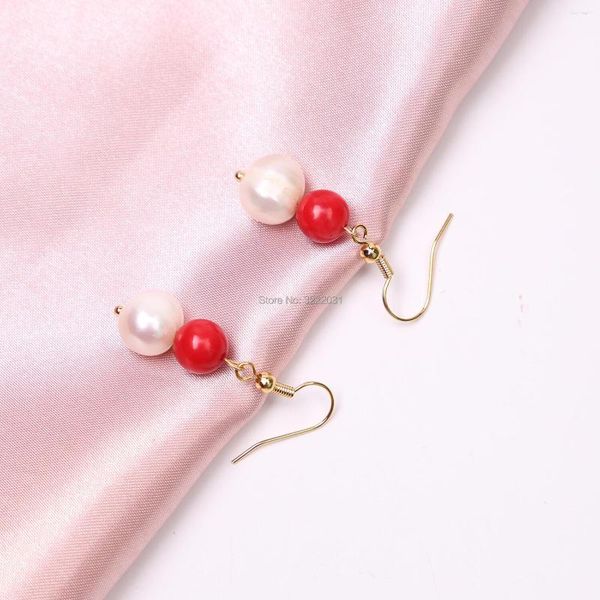 Baumelnde Ohrringe, weiße Perlen für Mädchen, Sommer-Strand-Schmuck mit echten roten natürlichen Korallensteinen, Tropfen-Anhänger, Perlen