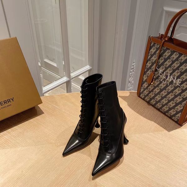 Роскошный дизайнер новый Knight Boot Design Design Итальянский импортный багажник Метка металлические сапоги высококачественные женские ботинки ботинок